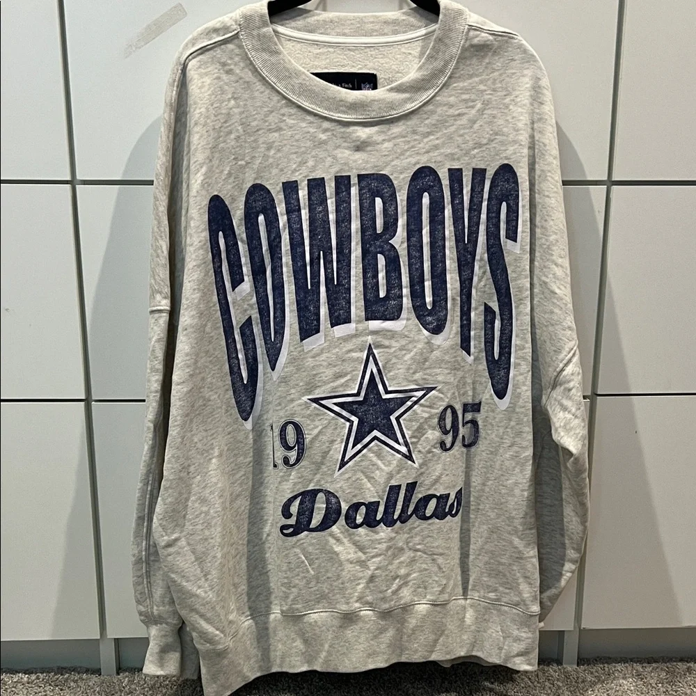 Abercrombie & Fitch Gray Dallas Cowboys Sweater - Picture 1 of 4
